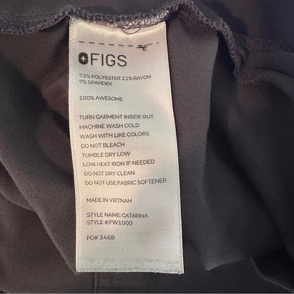 Figs Yola scrub bottoms and Catarina Top - Picture 9 of 10